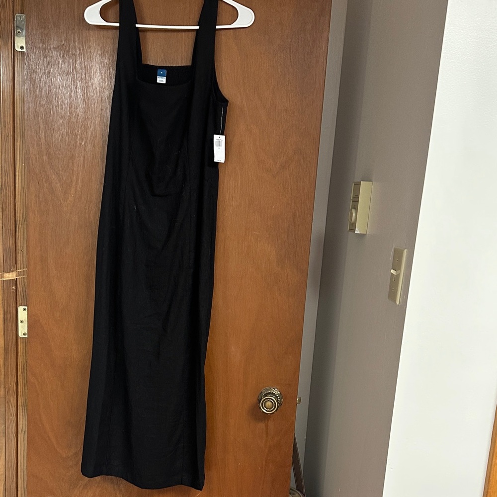 Black Sleeveless Maxi Dress